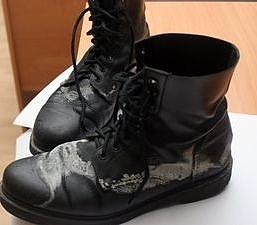 чтобы была устойчива к действию солей